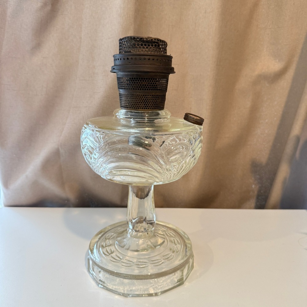 Antique Aladdin Model 12 Washington Drape Clear Glass Kerosene Oil Lamp Pedestal